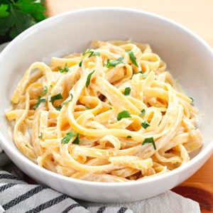 Tallarines en Salsa Blanca