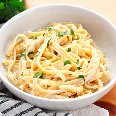Tallarines en Salsa Blanca