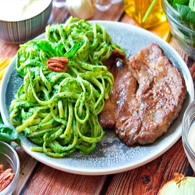 Tallarines Verdes con Bistec